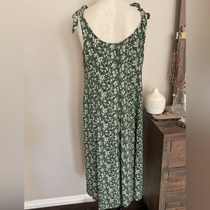 Faherty Women Summer Green Floral adjustable Tie-Strap Maxi Dress. XS(runs big)